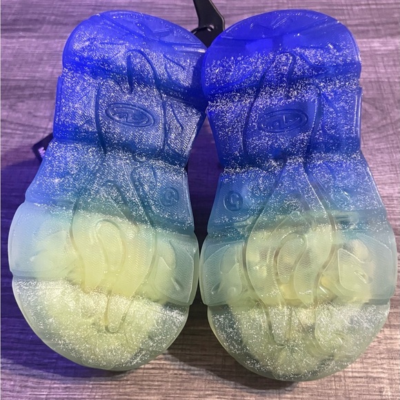 2 pairs of Toddler Boy’s size 5 light-up sneakers! NWT! - Picture 7 of 14